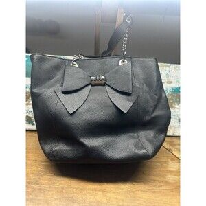 Women Betsy Johnson Black chain link big tote bag with bow. With Makeup Bag